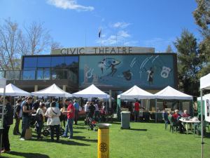 You'll find Lisa and Dan here once a month, at the Wagga Farmer's Market. Yum!